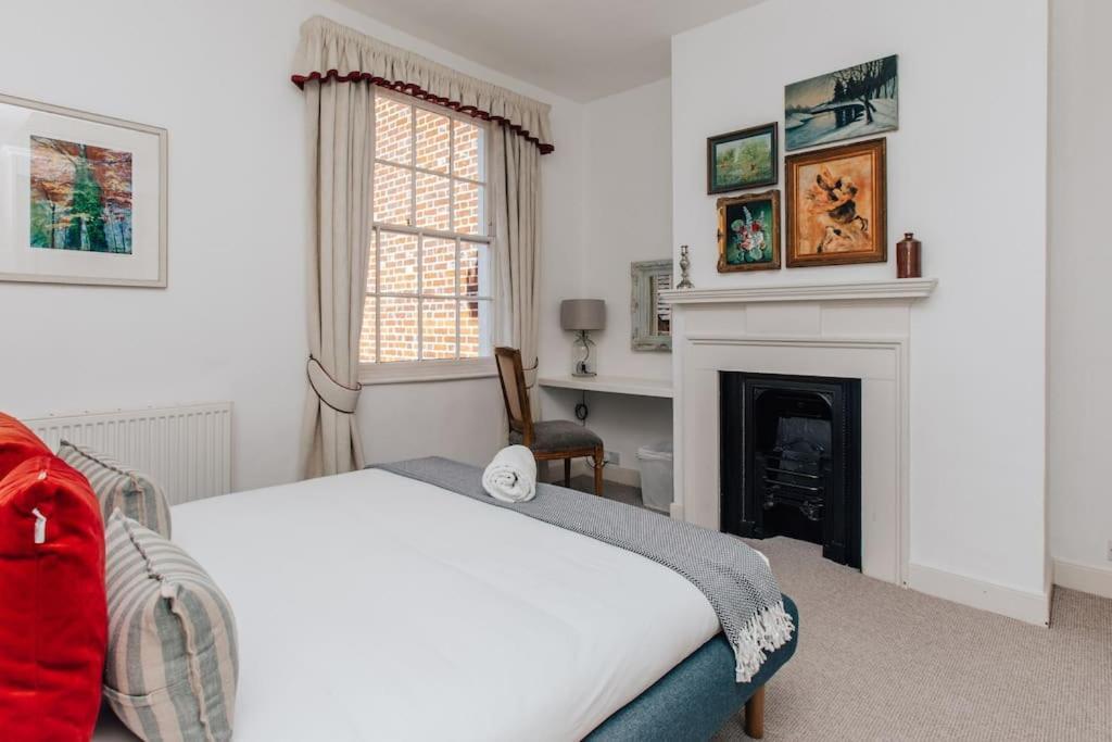 Dolls House - Luxury Townhouse *Sleeps 10* Villa Henley-on-Thames ภายนอก รูปภาพ