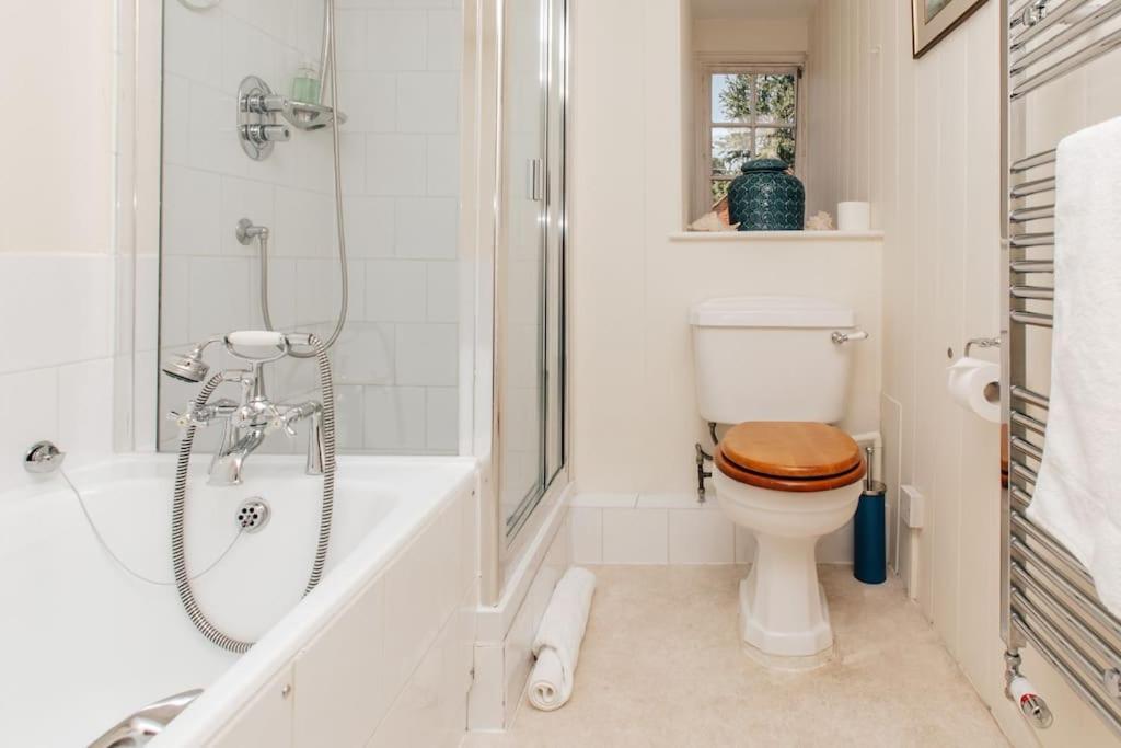 Dolls House - Luxury Townhouse *Sleeps 10* Villa Henley-on-Thames ภายนอก รูปภาพ