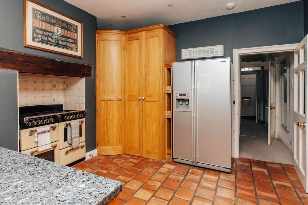 Dolls House - Luxury Townhouse *Sleeps 10* Villa Henley-on-Thames ภายนอก รูปภาพ