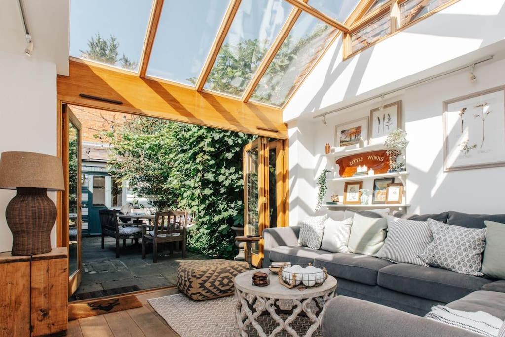 Dolls House - Luxury Townhouse *Sleeps 10* Villa Henley-on-Thames ภายนอก รูปภาพ