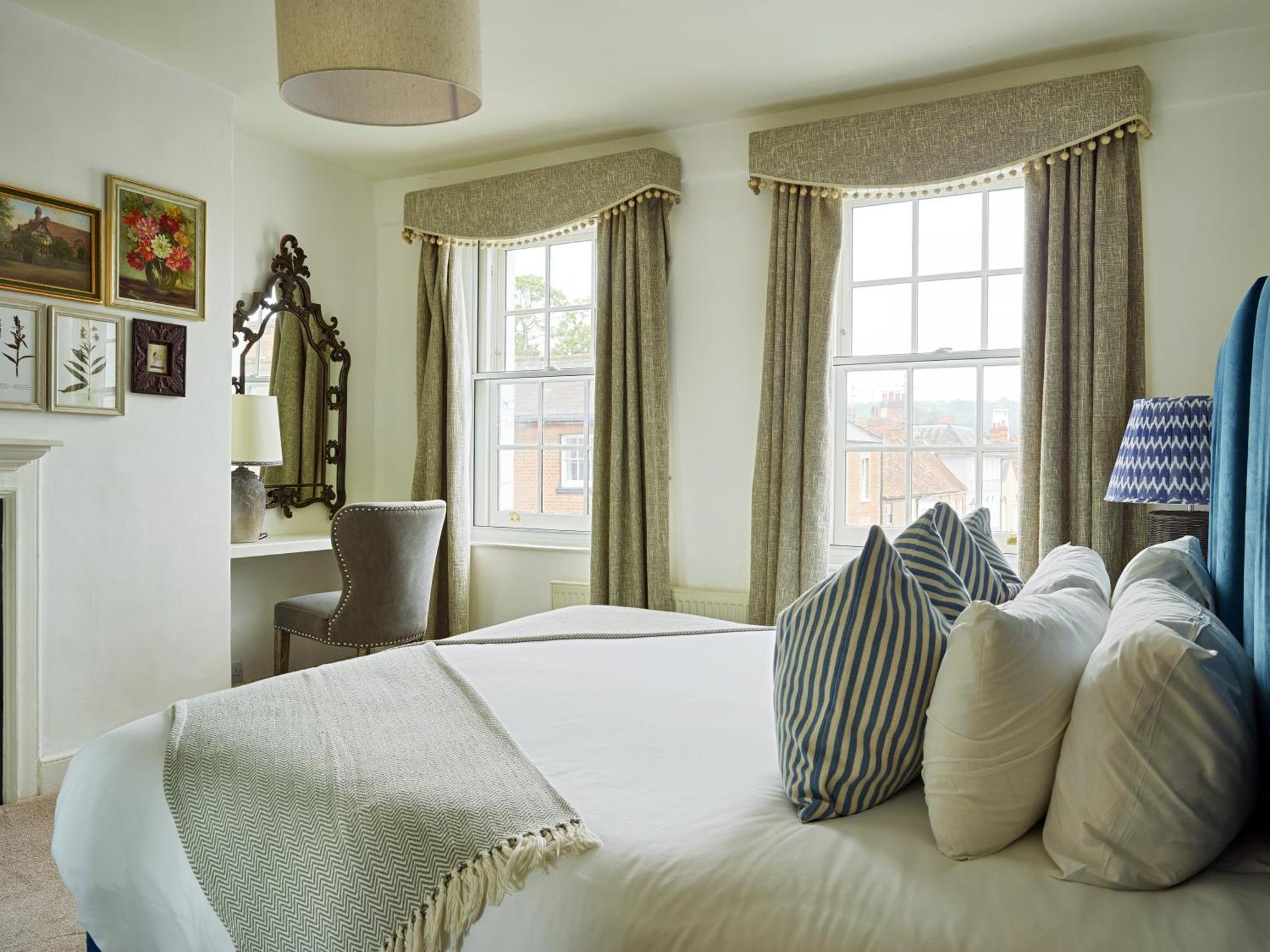 Dolls House - Luxury Townhouse *Sleeps 10* Villa Henley-on-Thames ภายนอก รูปภาพ