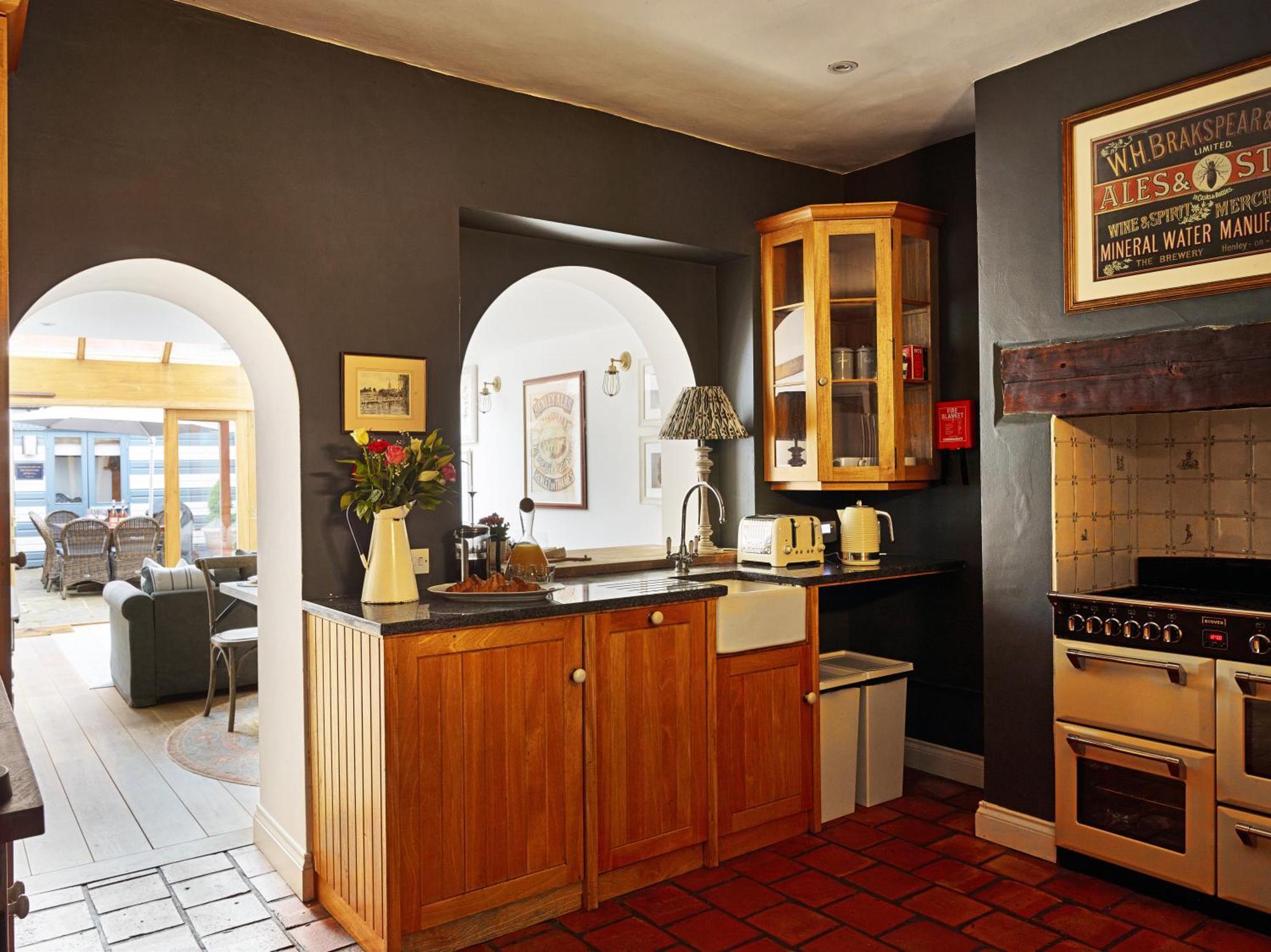 Dolls House - Luxury Townhouse *Sleeps 10* Villa Henley-on-Thames ภายนอก รูปภาพ