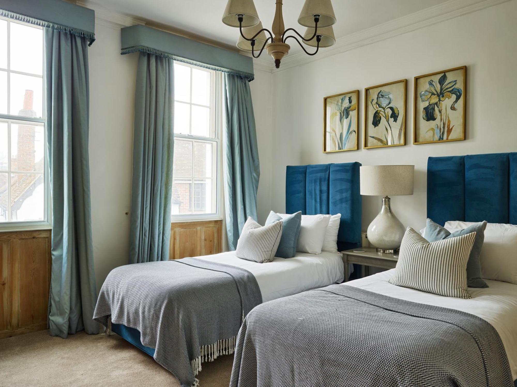 Dolls House - Luxury Townhouse *Sleeps 10* Villa Henley-on-Thames ภายนอก รูปภาพ